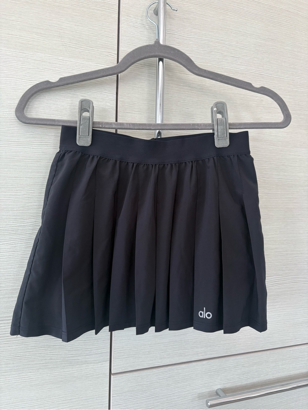 Alo yoga Varsity Tennis skirt in Black - Picture 7 of 10